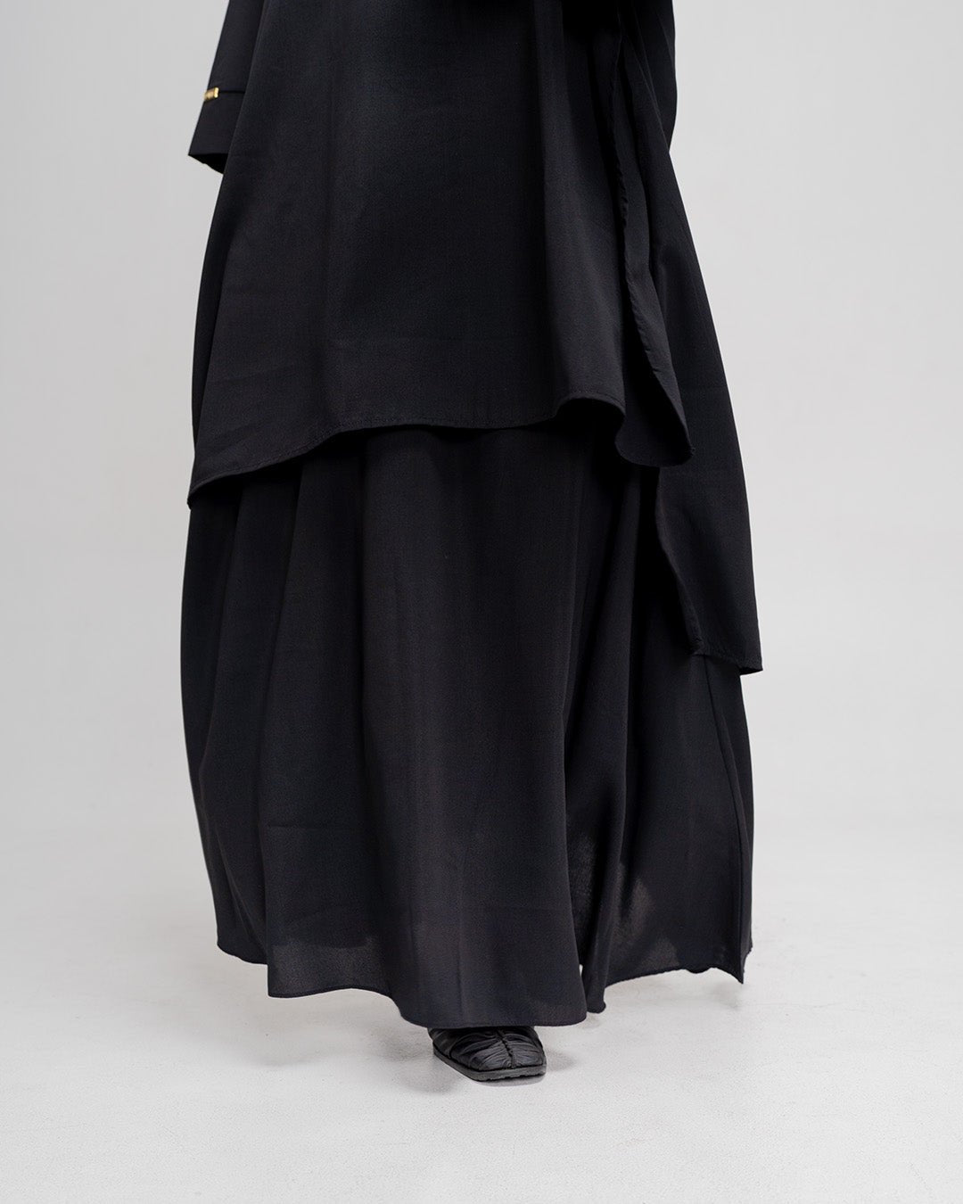 Khalisa One Set Black by Tubita - Baju Umroh Wanita - TUBITA