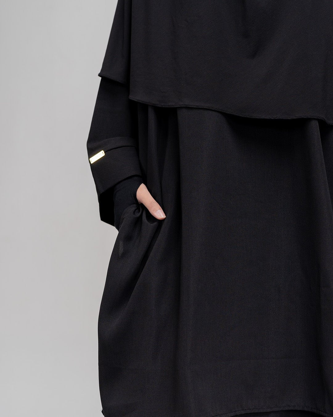 Khalisa One Set Black by Tubita - Baju Umroh Wanita - TUBITA