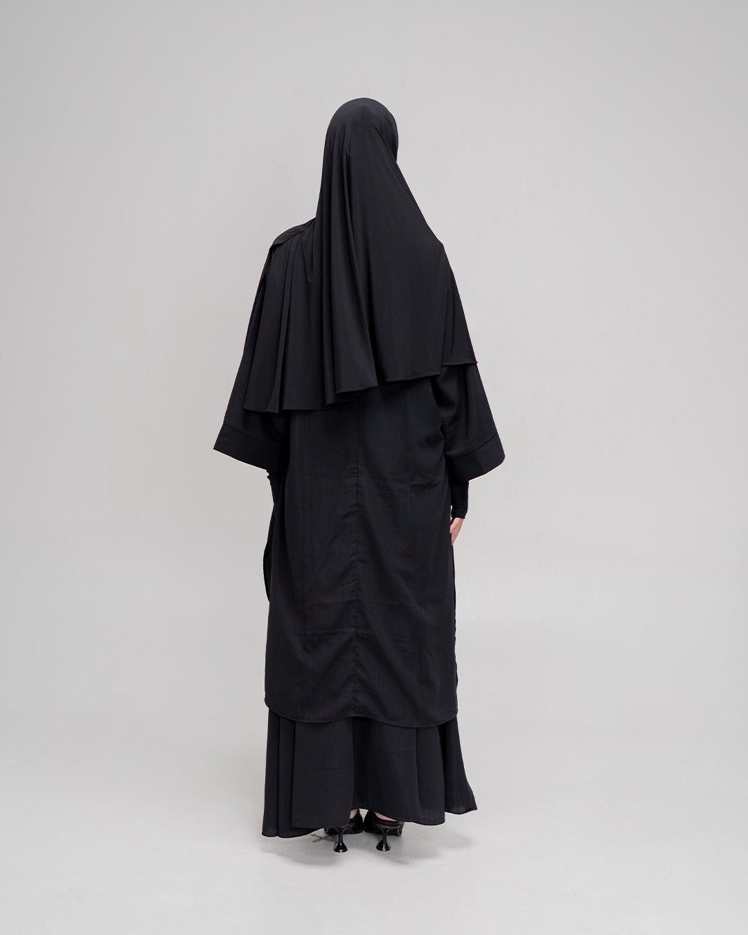 Khalisa One Set Black by Tubita - Baju Umroh Wanita - TUBITA