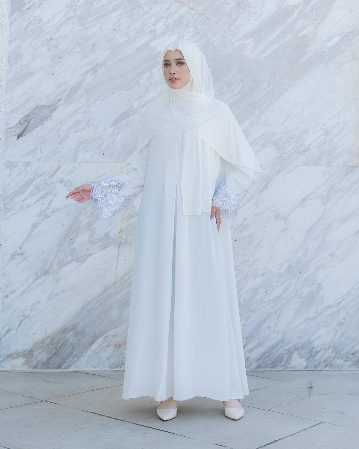 Lamara Abaya Broken White by TUBITA - Baju Umroh Wanita - TUBITA