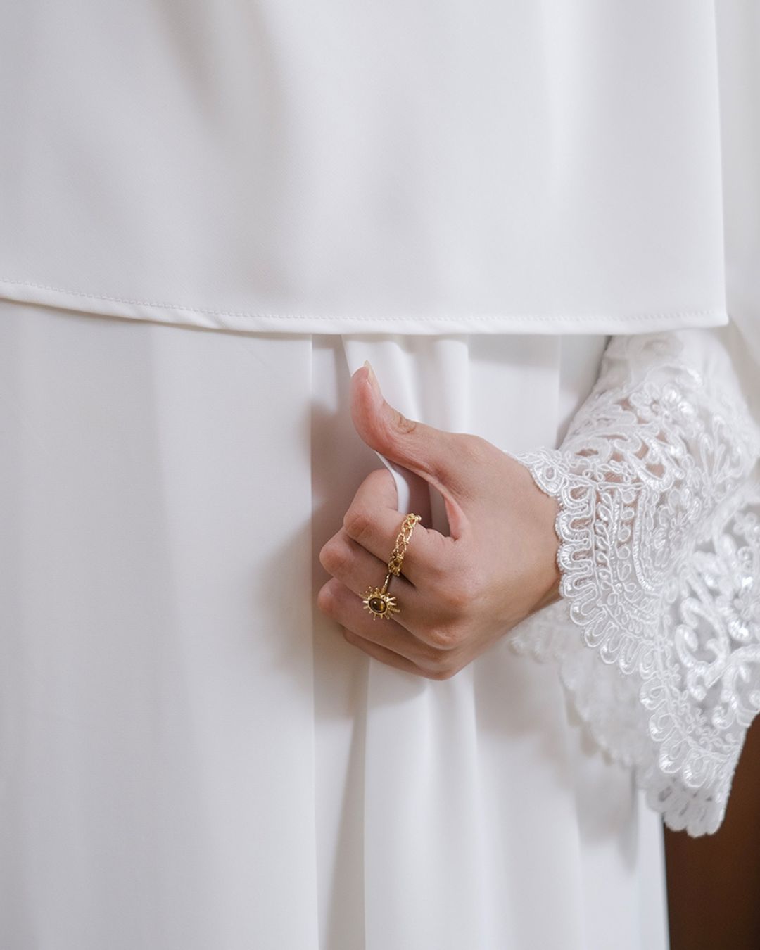 Lamara Abaya Broken White by Tubita - Baju Umroh Wanita - TUBITA