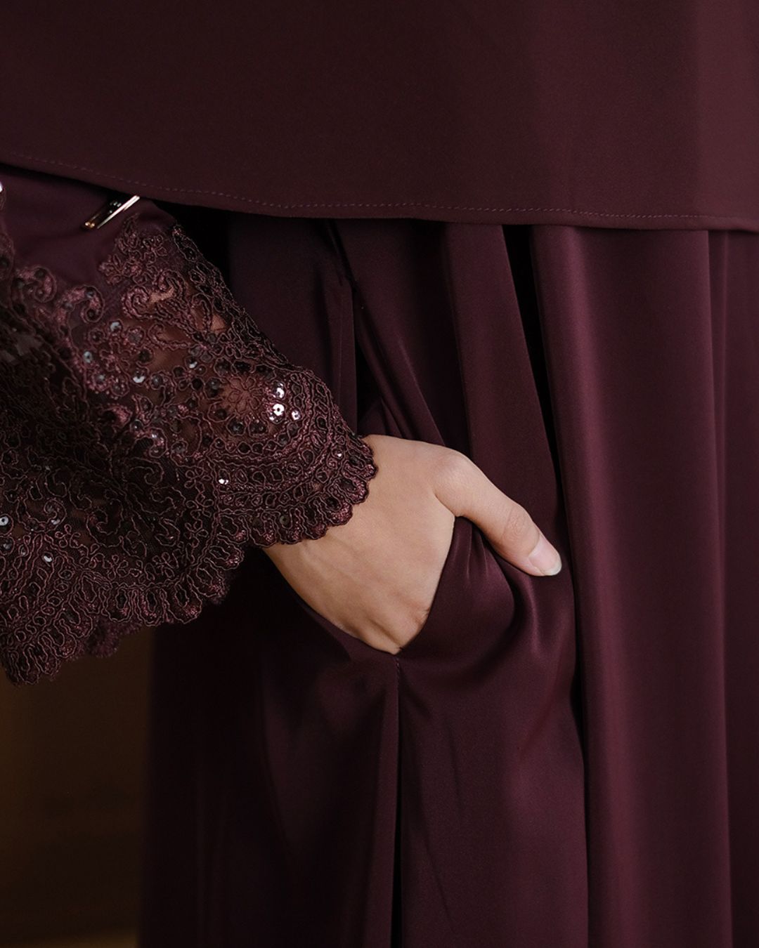 Lamara Abaya Burgundy by Tubita - Baju Umroh Wanita - TUBITA