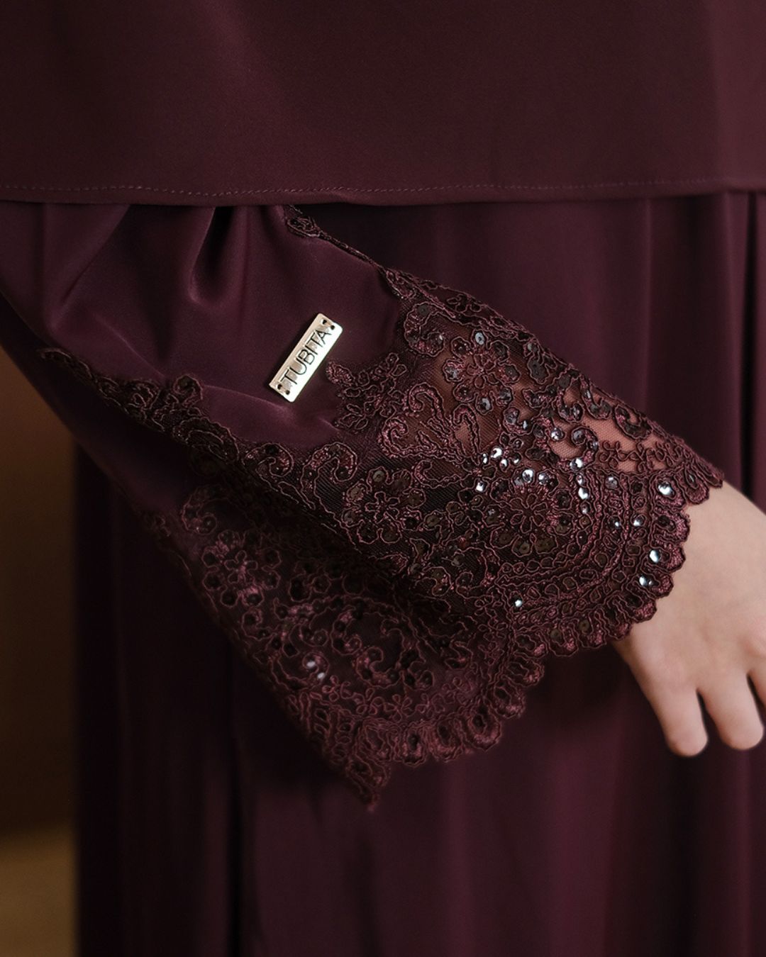 Lamara Abaya Burgundy by Tubita - Baju Umroh Wanita - TUBITA