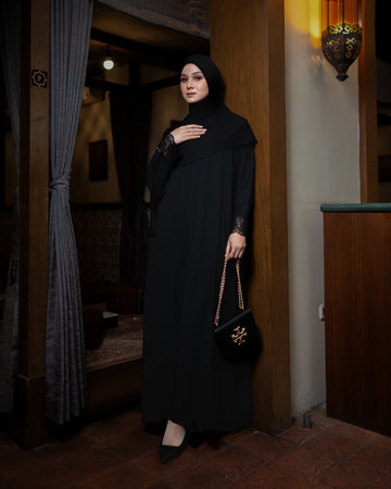 Meena Lace Abaya Black