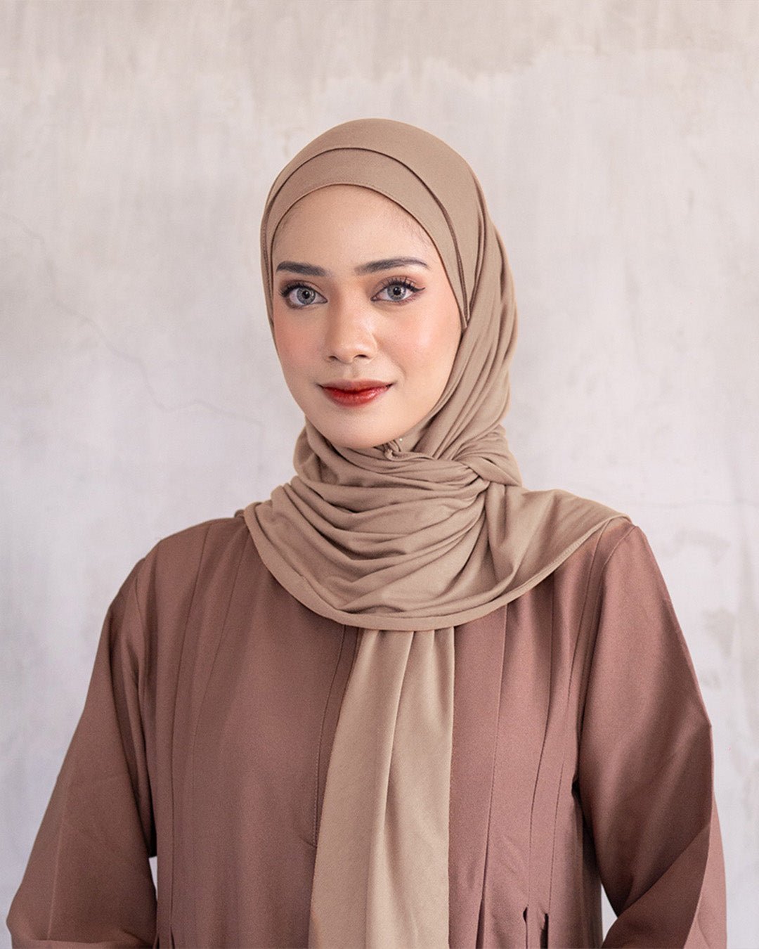 Meena Lace Abaya Cream X Velora - TUBITA