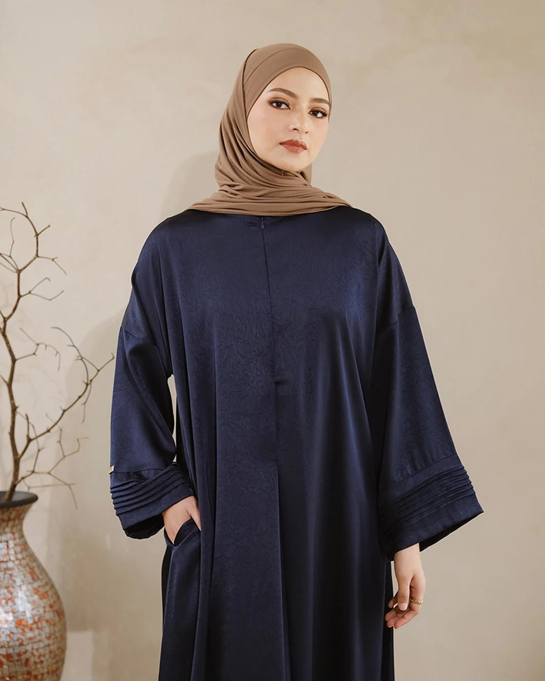 Nourah Abaya Navy by Tubita - TUBITA