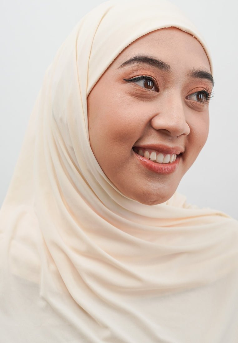 hijab broken white
