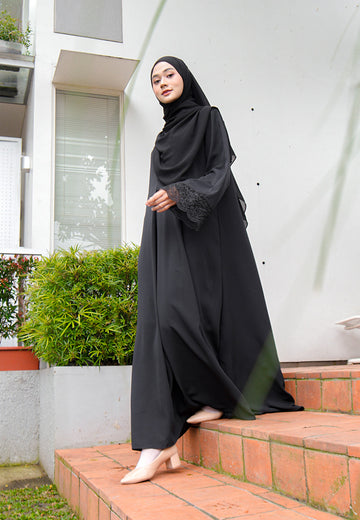 Meena Lace Abaya Black